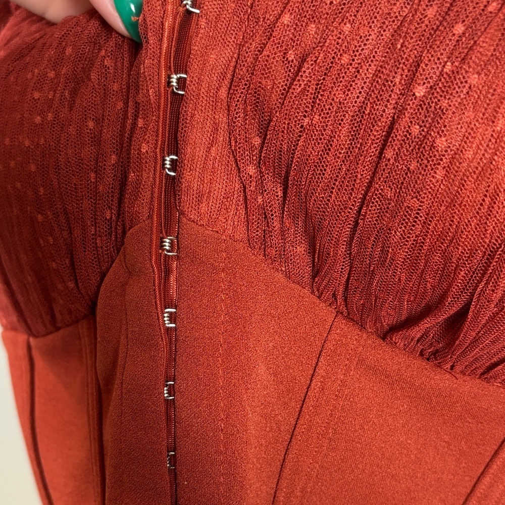Windsor Cropped Corset Puff Sleeve Top - Picture 4 of 8